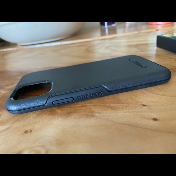Otterbox I phone 11 pro never been used - Picture 6 of 8